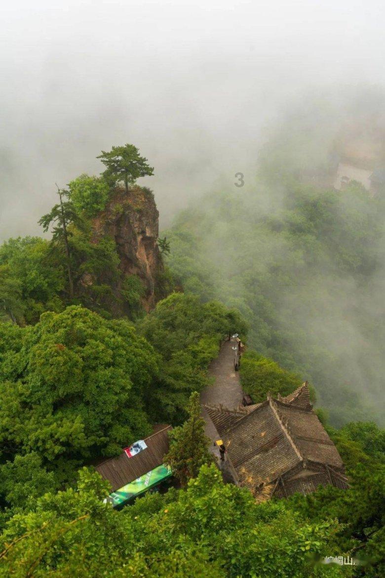 层层恐惧